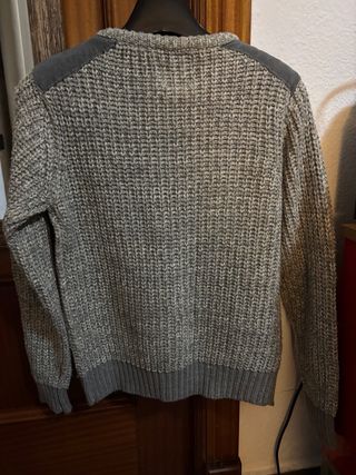 Jersey de punto gris con parches