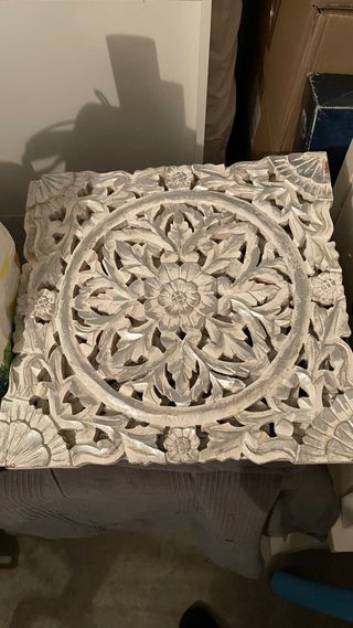 Cuadro decorativo de madera tallada