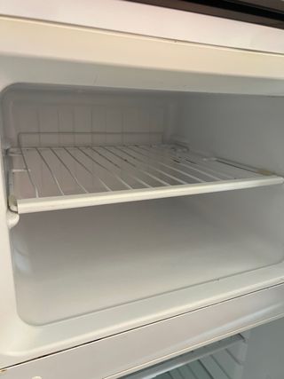 Nevera Valberg negra