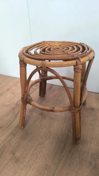 TABURETES O BANQUETA MIMBRE Y RATAN 29 e uno