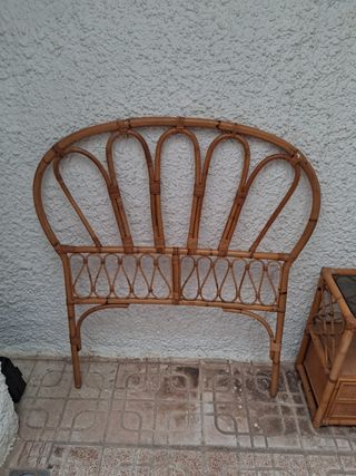 Mesita noche y cabeceros bambú