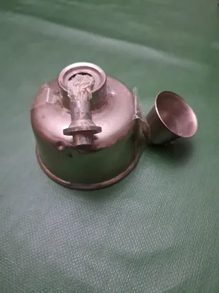 Lámpara de aceite antigua