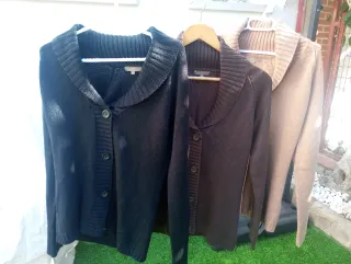 Chaqueta de lana negra