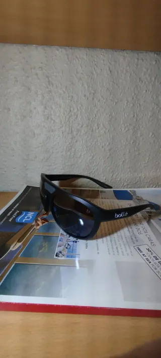 Gafas de sol Bolle negras y azules