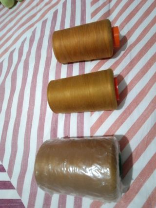 Bobine Filo per Cucire marrone