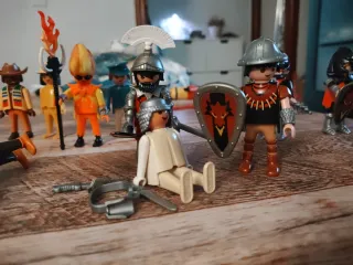 Playmobil figuras indios y soldados