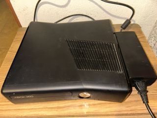 Xbox 360 Peças/Arranjo & 2Controlador Funcionando