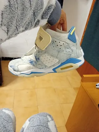 Zapatillas Jordan Blancas y Azules