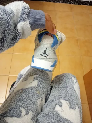 Zapatillas Jordan Blancas y Azules