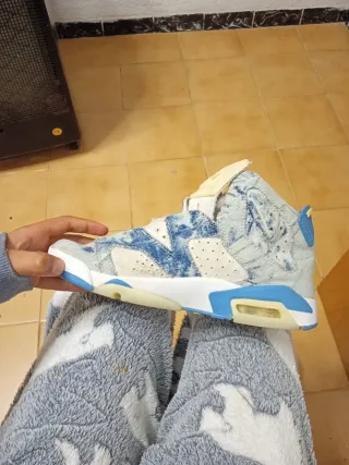 Zapatillas Jordan Blancas y Azules