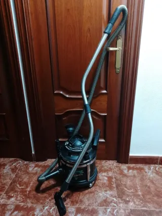 Aspiradora Filter Queen con accesorios