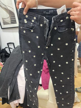 Pantalones Zara y STRADIVARIUS