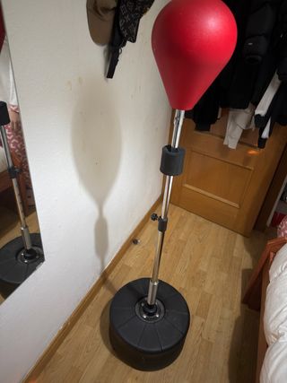 Saco de boxeo ajustable rojo