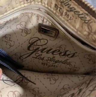 Bolsito de mano Guess