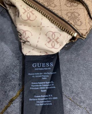 Bolsito de mano Guess