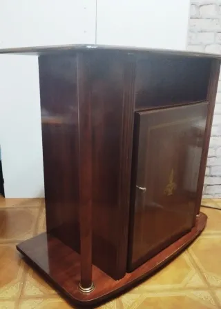 Mesa TV y auxiliar Madera de segunda mano.
