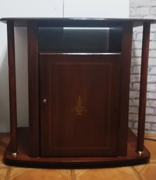 Mesa TV y auxiliar Madera de segunda mano.