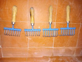 Vendo 4 rastrillos metalico de olivas