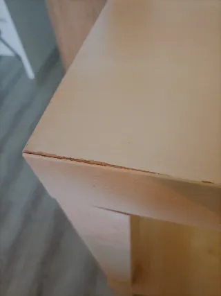 Mesa auxiliar cuadrada Ikea madera clara