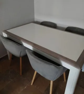 Mesa de comedor + sillas