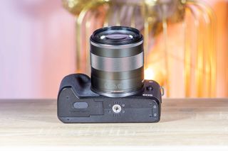 Canon EOS M50 + Obiettivo EF-M 18-55mm IS STM