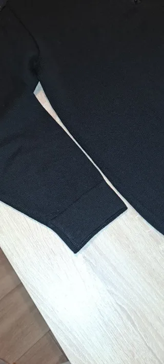 Sudadera Negra Media Cremallera Cuello Alto