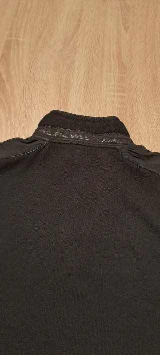 Sudadera Negra Media Cremallera Cuello Alto