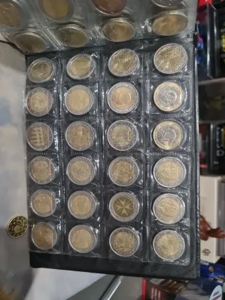 Álbum de monedas 2 euros completo hay 240 monedas