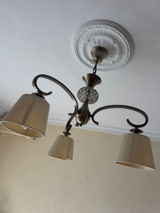 Lámpara de techo y mesa a juego