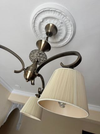 Lámpara de techo y mesa a juego