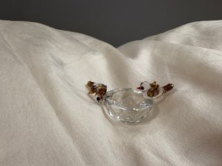 Miniatura in cristallo con uccelli da bagno