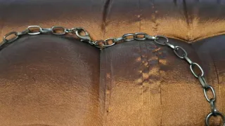 Corrente com pingente porta-retrato e chaves