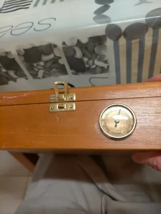 Caja antigua para tabaco de madera