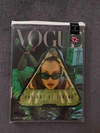 Vogue Portugal Noviembre 2025 sellada