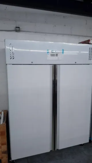 Nevera expositora doble puerta