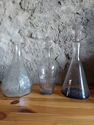 Set di 3 Bottiglie di Vetro Antiche Decorative