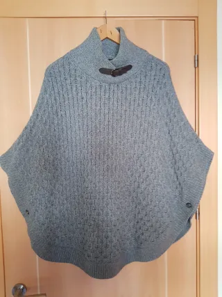 Poncho Massimo Dutti gris talla S