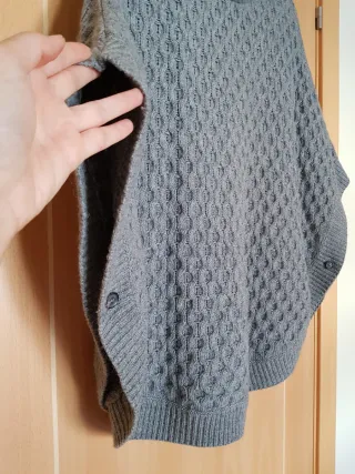 Poncho Massimo Dutti gris talla S