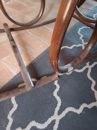 Sillón antiguo madera y ratán hecho a mano