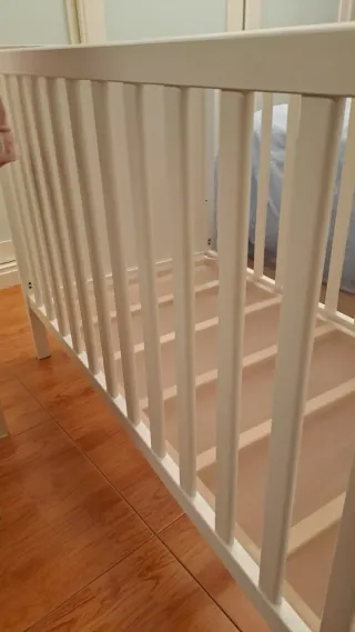 Cuna de bebé blanca ikea