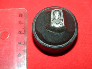 Cuño troquel acero religioso niña pequeña rezando