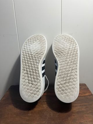 Zapatillas Adidas Grand Court Blancas y Negras