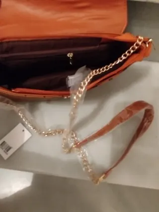 Bolso marrón con estampado