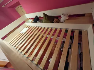 Cama alta ROBIN Ikea madera y crema