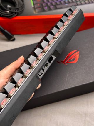 Teclado Inalámbrico ROG Falchion 65%