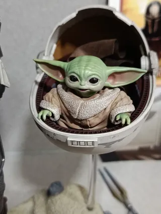 Figura Hot Toys 1/6 Mandalorian y Grogu Deluxe