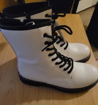 Botas militares blancas y negras talla n.40 Inside