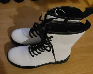 Botas militares blancas y negras talla n.40 Inside