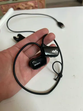 Auriculares Sony Walkman NWZ-W270