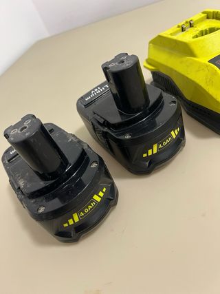Cargador Ryobi + 2 Baterías 18V